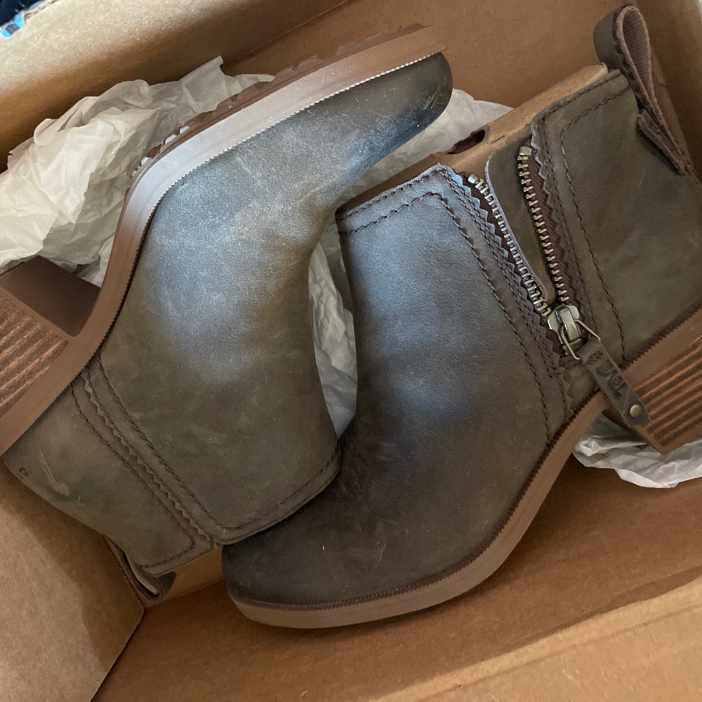 Womenâs Teva Booties